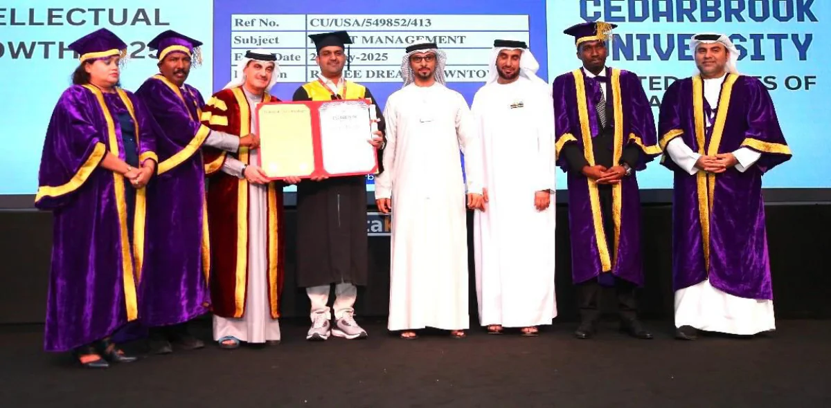 डॉ. योगेन्द्र पुरोहित को दुबई में मिला “ग्लोबल आइकॉनिक अचीवर अवॉर्ड 2025”, भारत का बढ़ाया मान - 1