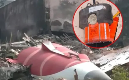 AI-171 विमान हादसा: 33 सेकेंड में तबाही, जांच एजेंसियों की नजर ब्लैक बॉक्स पर