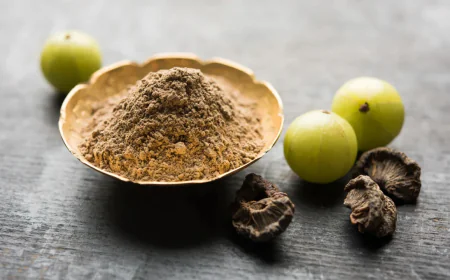 आंवला पाउडर से नेचुरल तरीके से पाएं शानदार और मजबूत बाल कुछ ही दिनों में दिखेगा असर