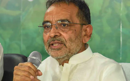 बिहार चुनाव के बाद आरएलएम में बगावत, उपेंद्र कुशवाहा पर वंशवाद के आरोप, 8 नेताओं का इस्तीफा