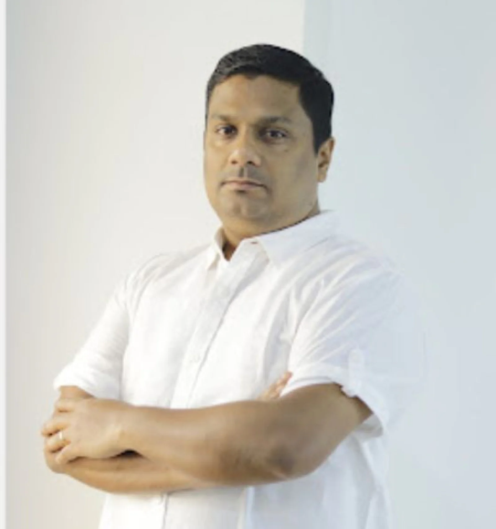 े पार्टी से दिया इस्तीफा