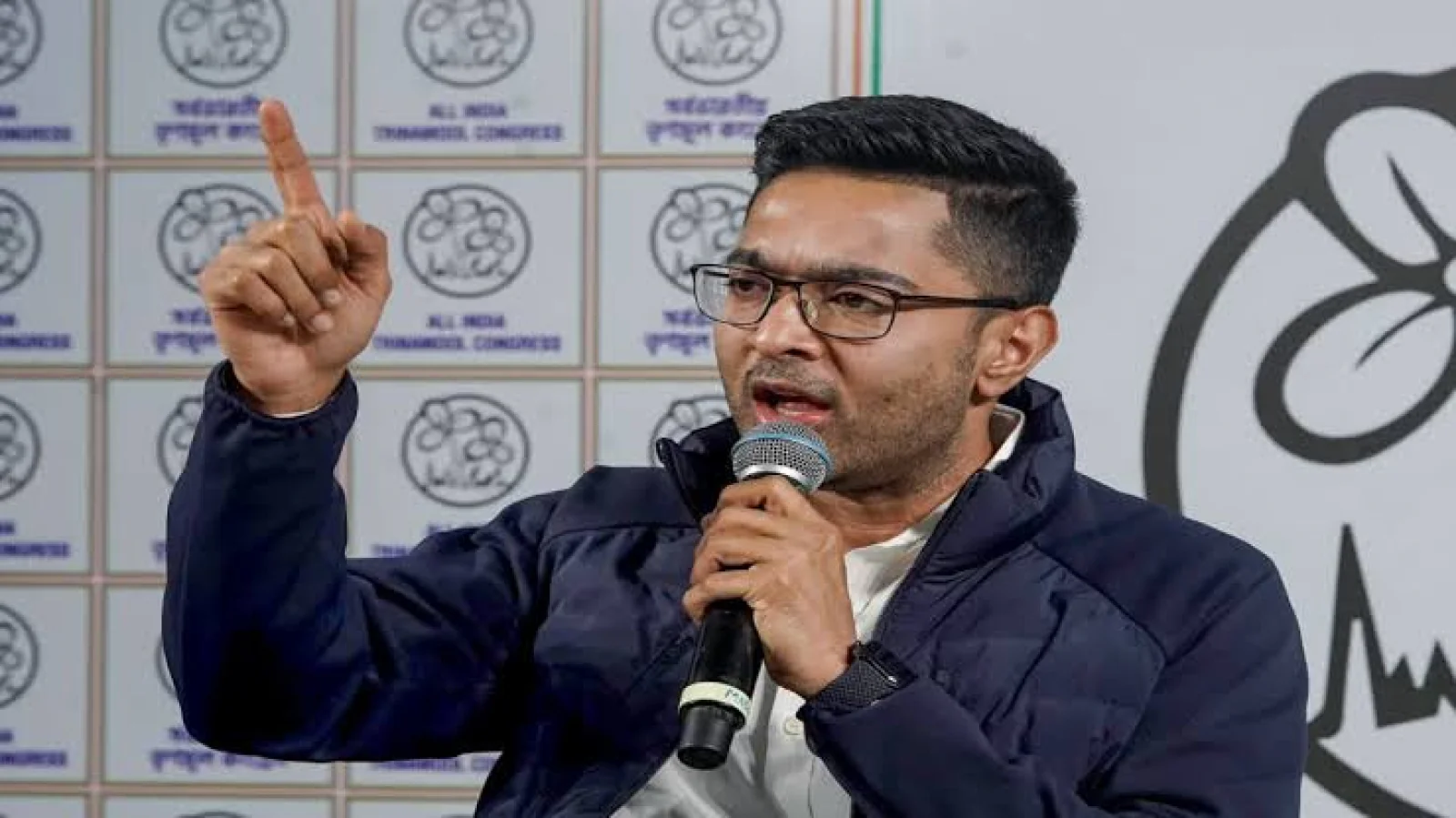  में कितने रोहिंग्या?', मतदाता सूची को लेकर अभिषेक बनर्जी का चुनाव आयोग से तीखा सवाल