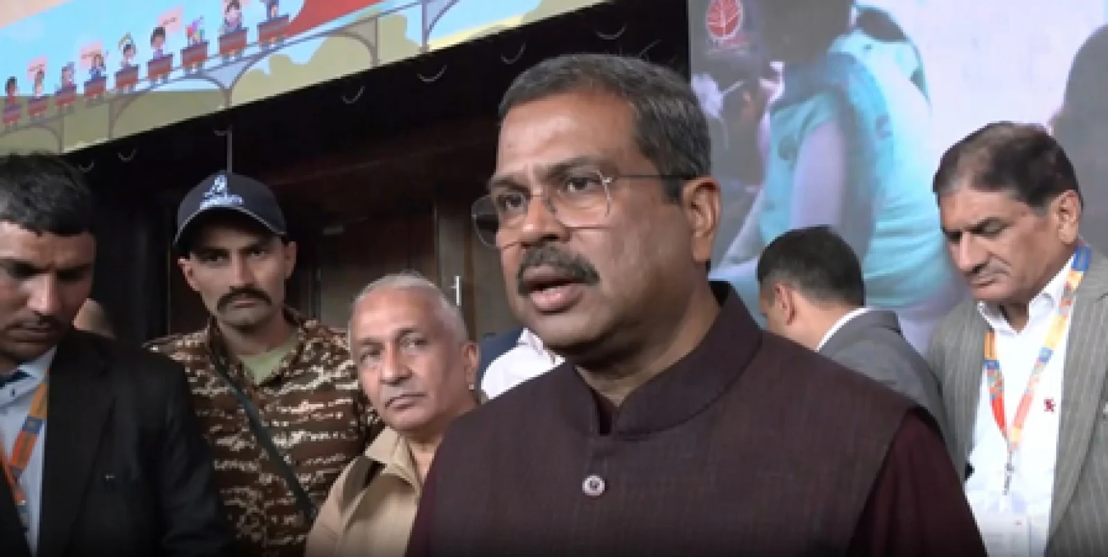 श्व पुस्तक मेले का आगाज, धर्मेंद्र प्रधान बोले- भारत बना दुनिया का तीसरा सबसे बड़ा प्रकाशन केंद्र