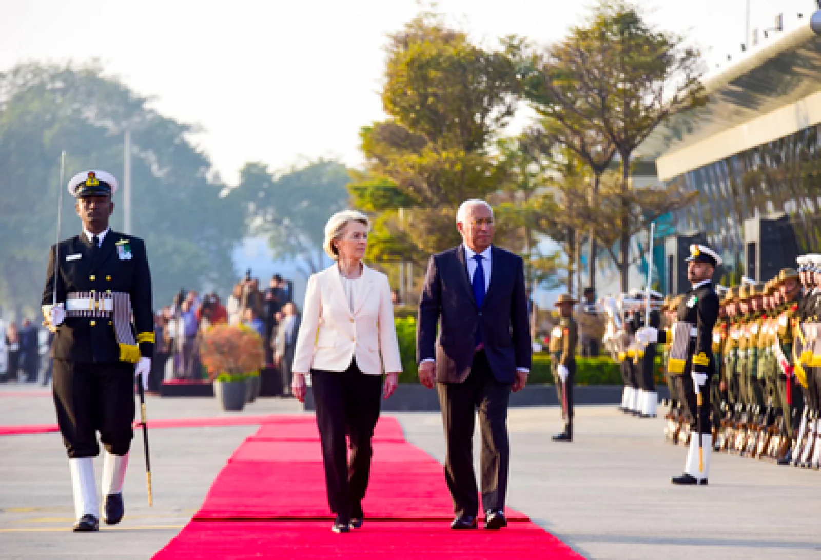 77th Republic Day: स्वदेशी शौर्य और 'जन-भागीदारी' का महाकुंभ, कर्तव्य पथ पर भारत ने रचा इतिहास - 1