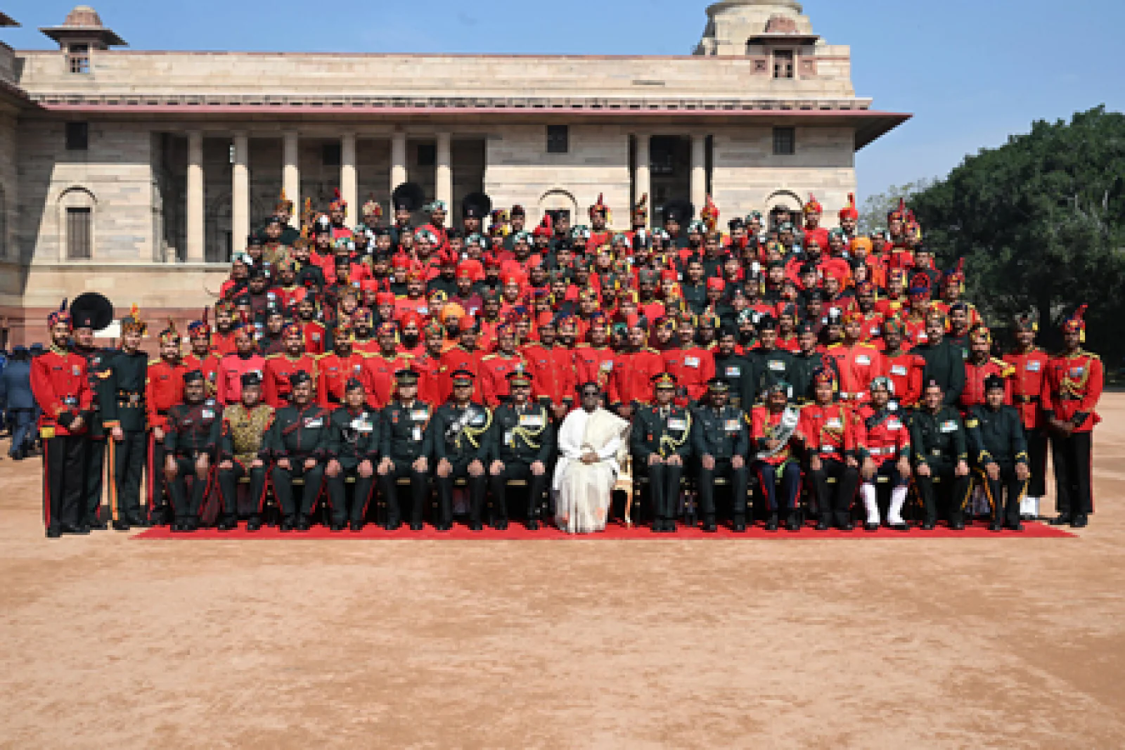 'असली हीरो': राष्ट्रपति मुर्मु ने सेना के बैंड और आउट्राइडर्स से की मुलाकात; साझा की यादगार तस्वीरें!