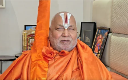 रामभद्राचार्य महाराज का तीखा बयान: श्रीराम से राहुल गांधी की तुलना चाटुकारिता, असंभव है तुलना