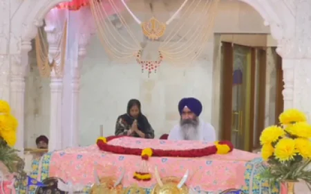पांवटा साहिब में नववर्ष की पूर्णिमा पर सजा ऐतिहासिक कवि दरबार, देशभर के कवियों ने बांधा समां