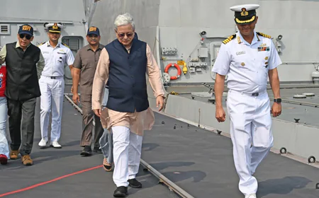 राज्यपाल जिष्णु देव वर्मा ने ईस्टर्न फ्लीट का किया दौरा, INS हिमगिरी और कलवरी पनडुब्बी का निरीक्षण