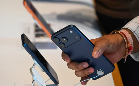 Fact Check: क्या स्मार्टफोन कंपनियां सरकार को देंगी अपना सोर्स कोड? केंद्र ने इंटरनेशनल मीडिया की रिपोर्ट को बताया 'फेक' और 'भ्रामक'