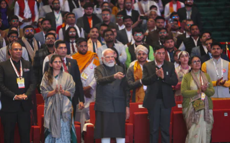 Viksit Bharat 2026: 'रिफॉर्म एक्सप्रेस' के इंजन हैं देश के युवा! PM मोदी का बड़ा आह्वान- मैकाले के '200 साल पुराने पाप' को धोएगी यह पीढ़ी