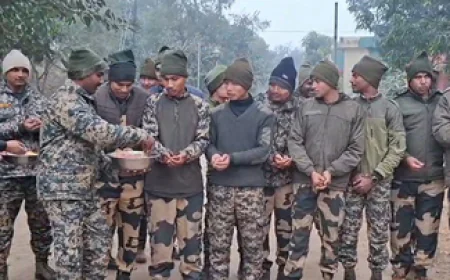 सांबा सीमा पर जवानों और ग्रामीणों ने एक साथ मनाई लोहड़ी; ढोल की थाप पर नाचे BSF के वीर, बोले- 'लगा जैसे परिवार मिल गया'