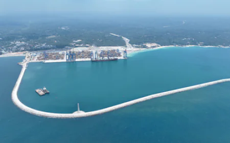 Vizhinjam Port Phase-2: भारत का सबसे बड़ा 'मदरशिप' हब बनेगा विझिंजम, ₹9,700 करोड़ के विस्तार से कोलंबो-सिंगापुर को मिलेगी चुनौती