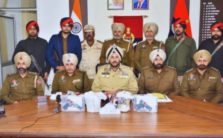 अमृतसर पुलिस की बड़ी कार्रवाई: सीमा पार नार्को-हथियार तस्करी मॉड्यूल का पर्दाफाश, 4 सगे संबंधी गिरफ्तार