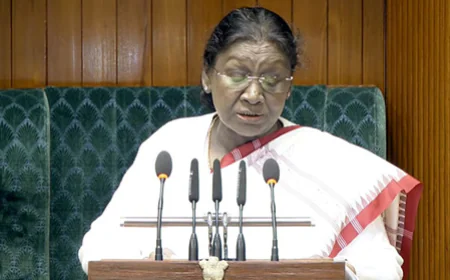 संसद में गूँजा 'ऑपरेशन सिंदूर' का शौर्य: राष्ट्रपति मुर्मू का बड़ा एलान,अब सिर्फ 3 जिलों तक सिमटा माओवाद, आतंकियों के अड्डों को घर में घुसकर किया ध्वस्त!