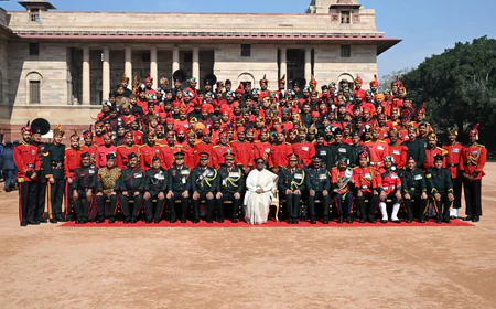 राष्ट्रपति भवन में जुटे गणतंत्र दिवस के 'असली हीरो': राष्ट्रपति मुर्मु ने सेना के बैंड और आउट्राइडर्स से की मुलाकात; साझा की यादगार तस्वीरें!