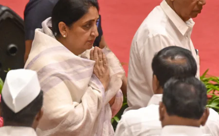 सुनेत्रा पवार ने ली महाराष्ट्र के उपमुख्यमंत्री पद की शपथ: "अजित दादा के जनसेवा के संकल्पों को मिलेगा विस्तार", राजनाथ सिंह और अमित शाह ने जताया भरोसा