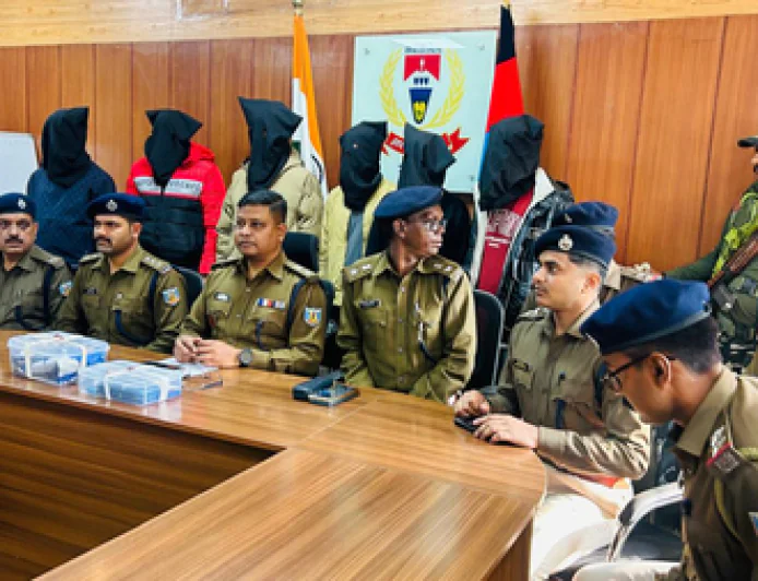 सोमा मुंडा हत्याकांड का पर्दाफाश: खूंटी पुलिस ने दबोचा मुख्य शूटर, CNT जमीन के काले कारोबार में रची गई थी 'पड़हा राजा' की हत्या की साजिश