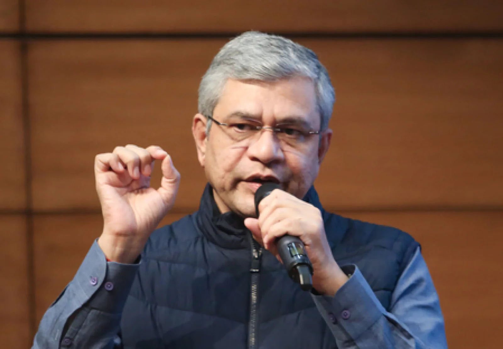 र 18% किया: अश्विनी वैष्णव और पीएम मोदी ने किया स्वागत, भारत-अमेरिका संबंधों में नया अध्याय