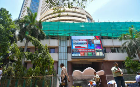 Share Market Update: गिरावट के बाद निफ्टी में 200 अंकों की रिकवरी, सेंसेक्स 83,000 के ऊपर बंद