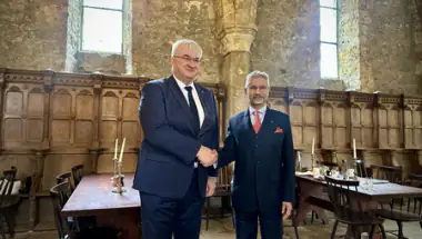 G7 Foreign Ministers Meeting 2026: जयशंकर और यूक्रेनी विदेश मंत्री की पेरिस में वार्ता; पश्चिम एशिया संकट और वैश्विक व्यापार मार्गों पर चर्चा