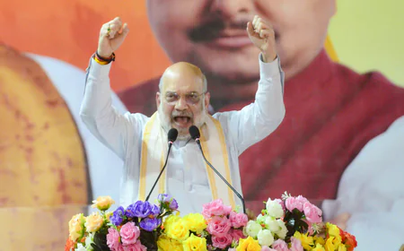 बंगाल में अमित शाह का बड़ा वादा: "किसी भी हिंदू शरणार्थी को नहीं निकाला जाएगा, घुसपैठियों पर होगी सख्ती"