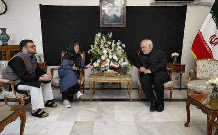 नई दिल्ली: ईरानी दूतावास पहुंचीं महबूबा मुफ्ती, दिवंगत अयातुल्ला अली खामेनेई को दी श्रद्धांजलि