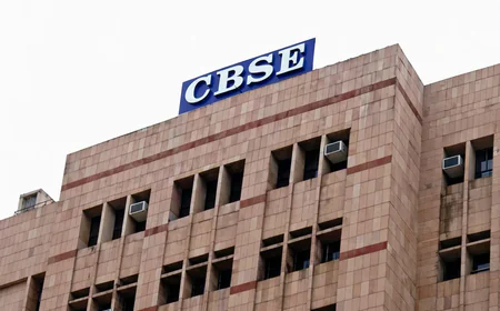 CBSE का बड़ा फैसला: मिडिल ईस्ट के 7 देशों में 12वीं की बोर्ड परीक्षाएं रद्द, युद्ध के चलते लिया गया निर्णय