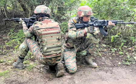 उरी सेक्टर में घुसपैठ की बड़ी कोशिश नाकाम: सेना ने एक पाकिस्तानी आतंकी को मार गिराया, भारी मात्रा में हथियार बरामद