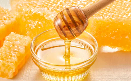 कही आप भी तो नहीं पी रहे नकली शहद करें असली शहद की पहचान जानें फायदे