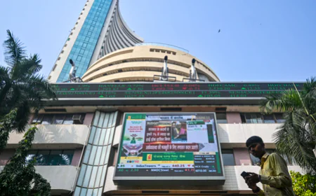 Stock Market Update: ईरान-अमेरिका तनाव कम होते ही शेयर बाजार में 'सुनामी' तेजी, सेंसेक्स 1500 अंक उछला, निफ्टी 22,800 के पार