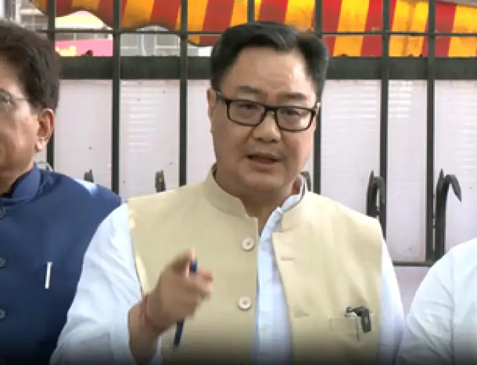 बंगाल चुनाव: भाजपा ने चुनाव आयोग में की ममता बनर्जी की शिकायत; "प्रशासन और पुलिस पर टीएमसी का कब्जा"