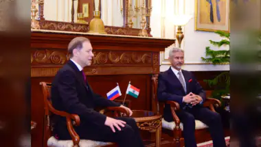 रणनीतिक साझेदारी को धार: जयशंकर और मंटुरोव ने वैश्विक चुनौतियों पर साझा किया दृष्टिकोण